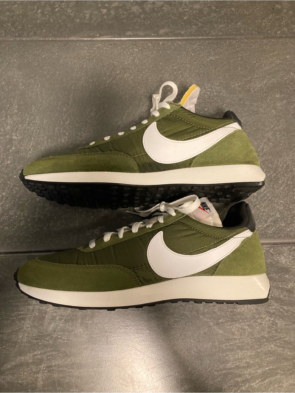 Nike Men’s Tailwind 79 Olive Green and White Retro Runner Sneakers (very sought) - Picture 4 of 9